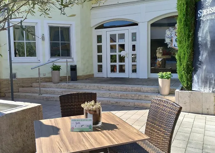 Hotel Weisenheim am Berg